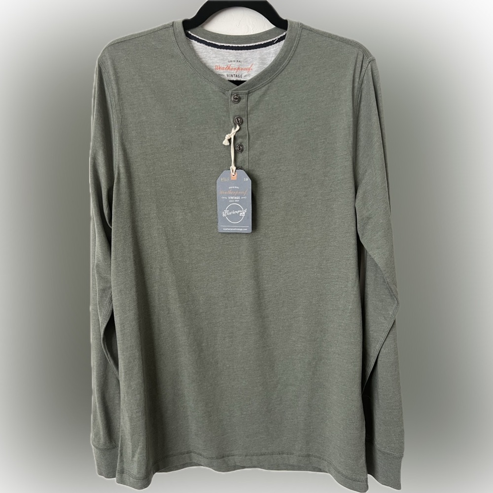 Men’s long sleeve shirt olive green neutral
